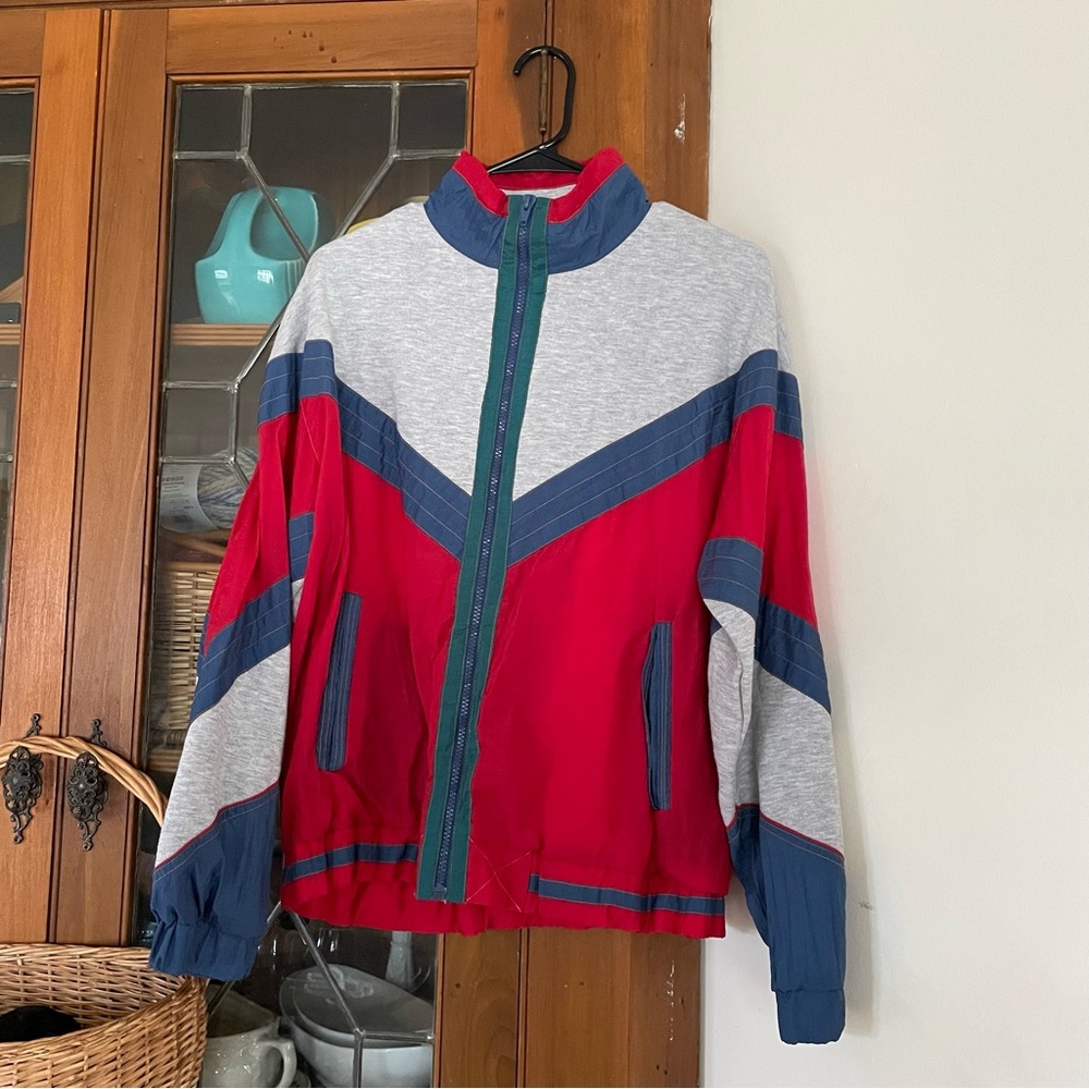 VINTAGE 90s WINDBREAKER